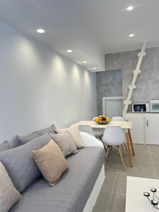 Villa Family Emporio  ภายนอก รูปภาพ